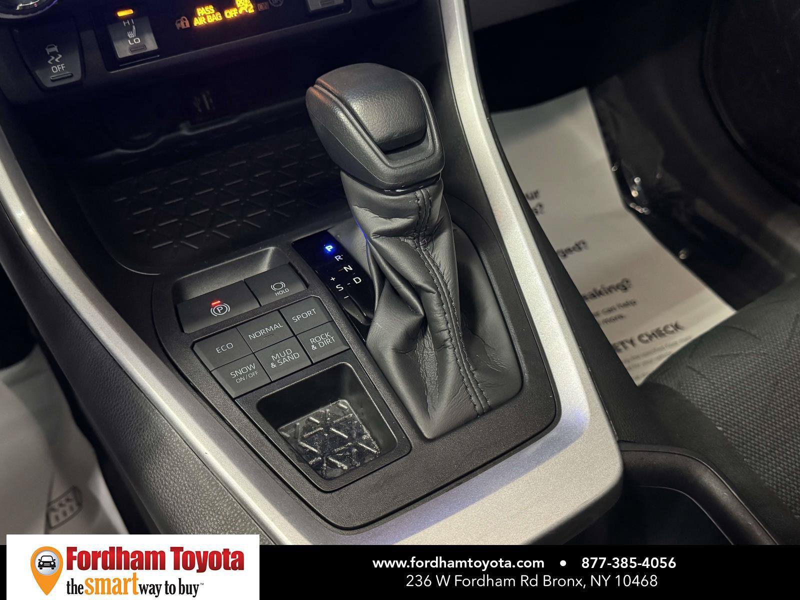Used 2025 Toyota RAV4 XLE w/ Convenience Package AWD/4WD image 32