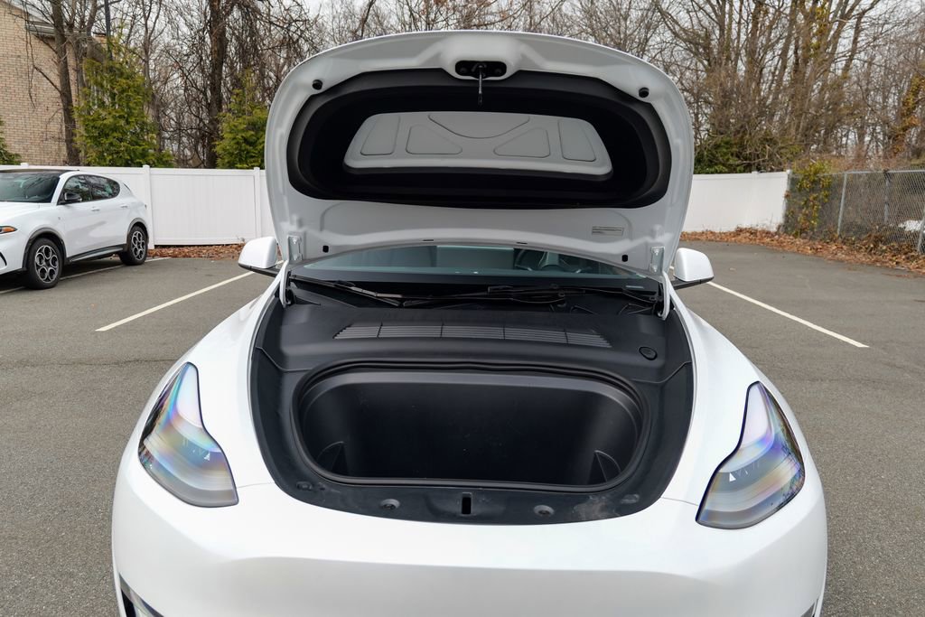 Used 2024 Tesla Model Y Long Range image 54