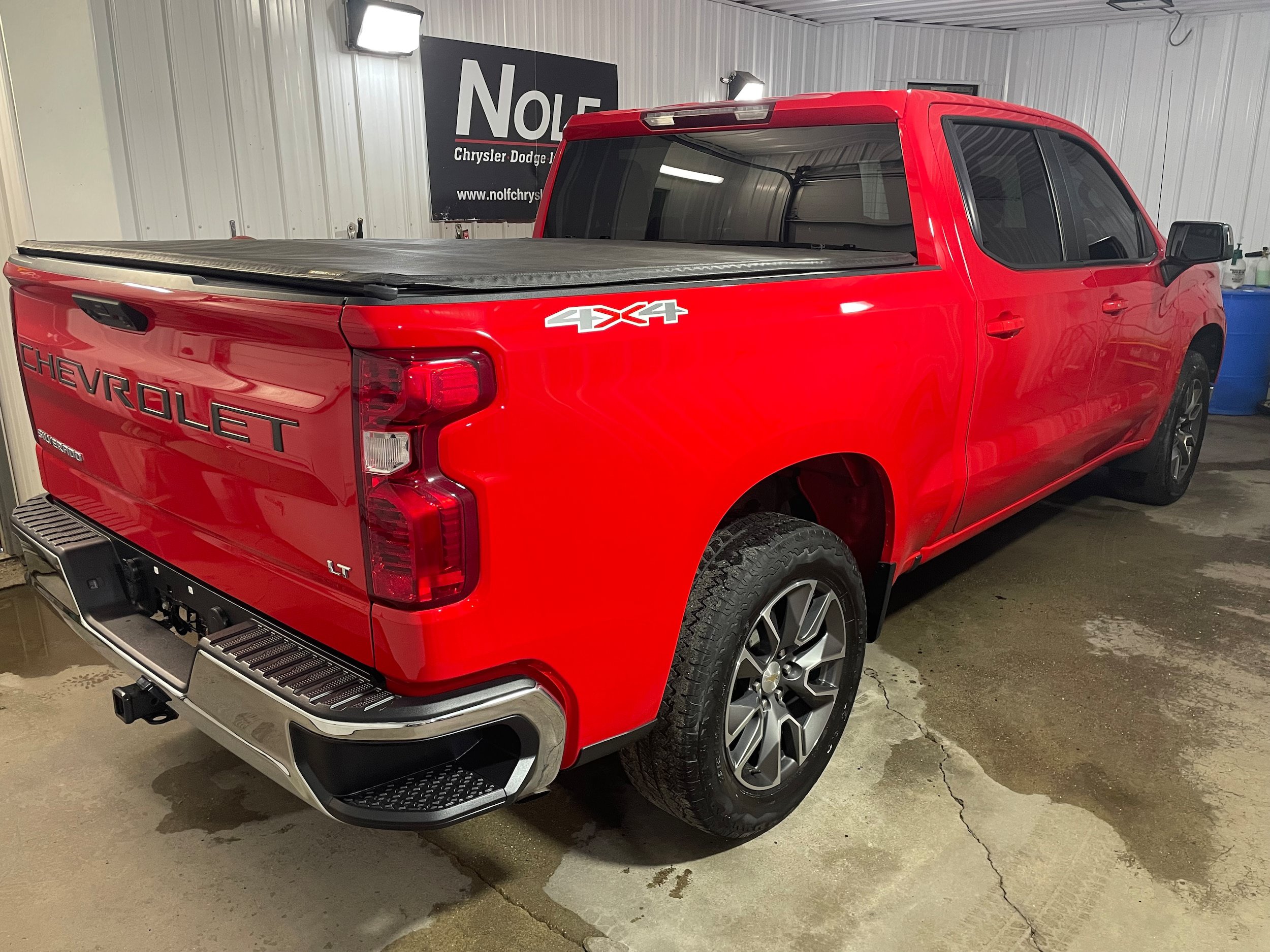Used 2022 Chevrolet Silverado 1500 LT AWD/4WD image 6