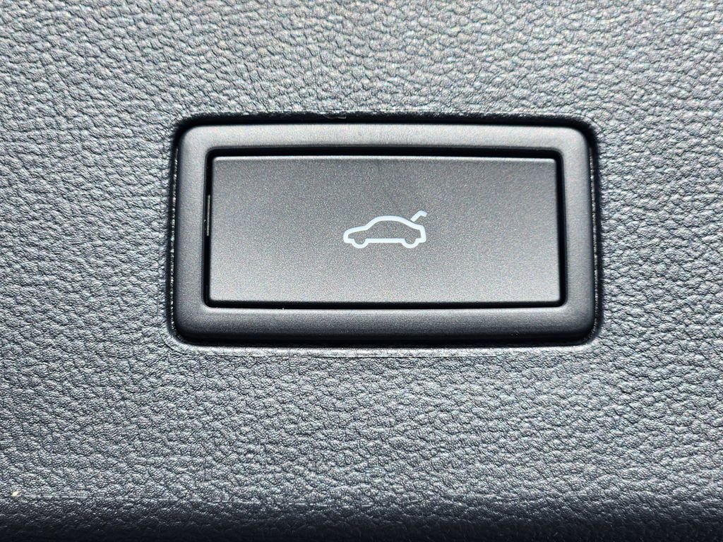 New 2026 Volkswagen Atlas SEL Premium R-Line image 24