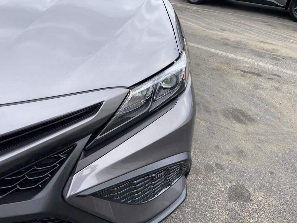 Used 2024 Toyota Camry SE image 14