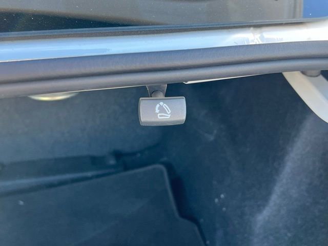 Used 2016 Chevrolet Malibu Premier image 35