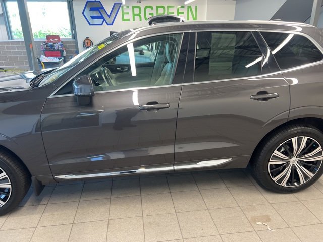 Used 2022 Volvo XC60 B6 Inscription w/ Protection Package Premier image 4