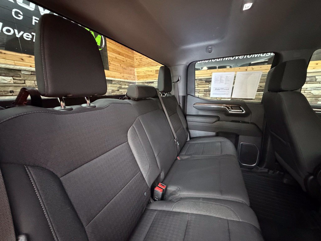 Used 2023 Chevrolet Silverado 1500 LT AWD/4WD image 32