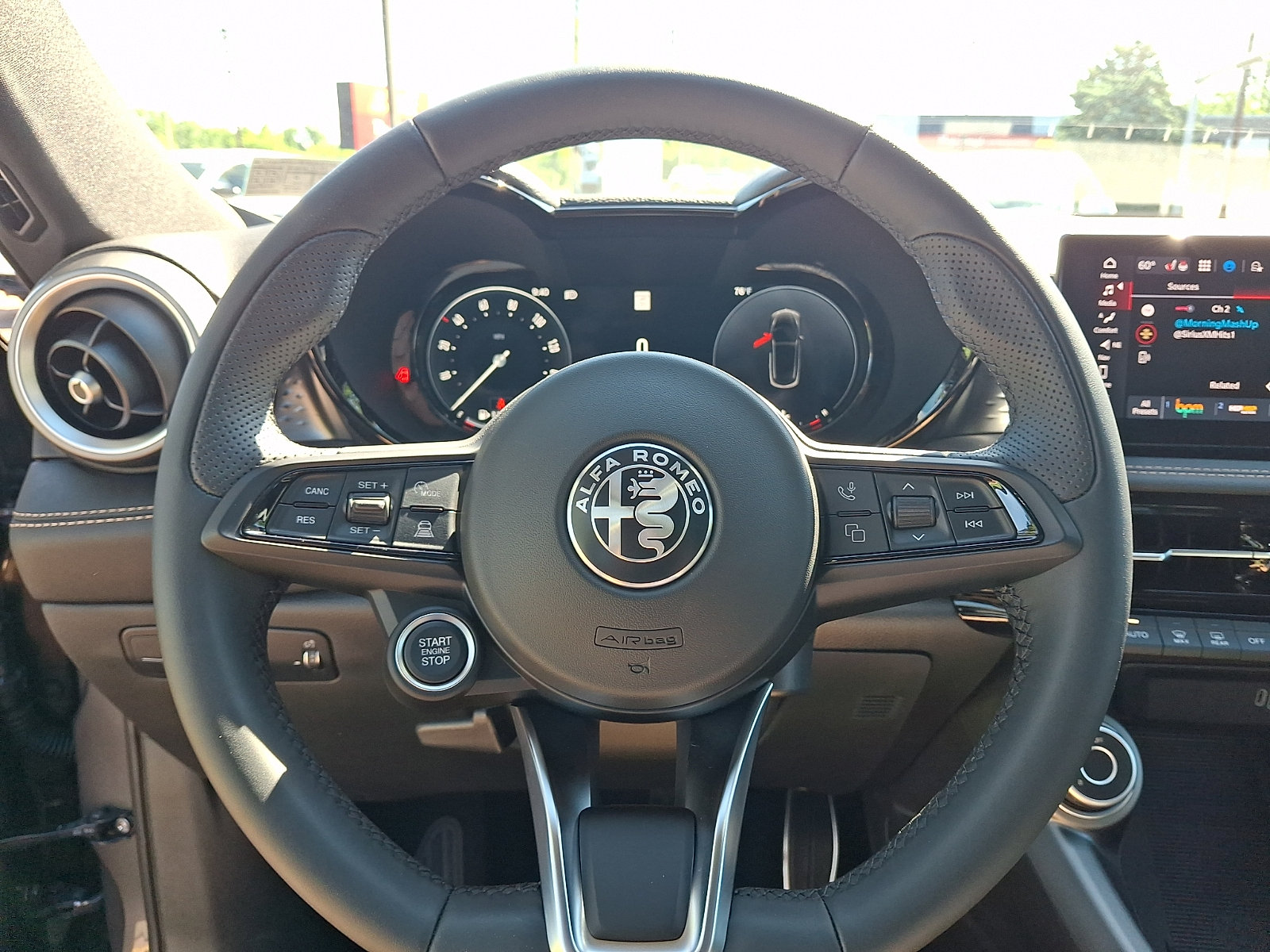 New 2025 Alfa Romeo Tonale AWD/4WD image 17