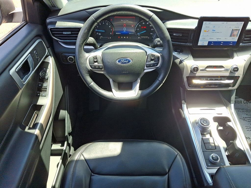 Used 2023 Ford Explorer XLT w/ Equipment Group 202A AWD/4WD image 11