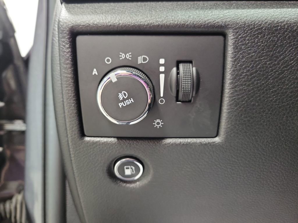 Used 2016 Jeep Grand Cherokee Laredo 75th Anniversary image 35