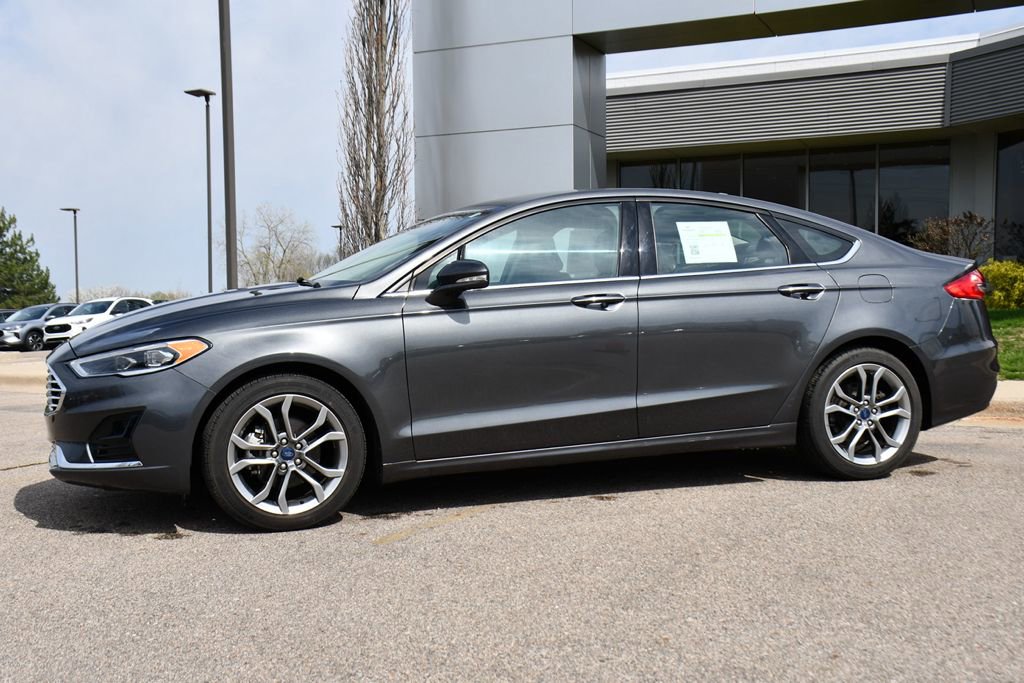 Used 2020 Ford Fusion SEL FWD image 2