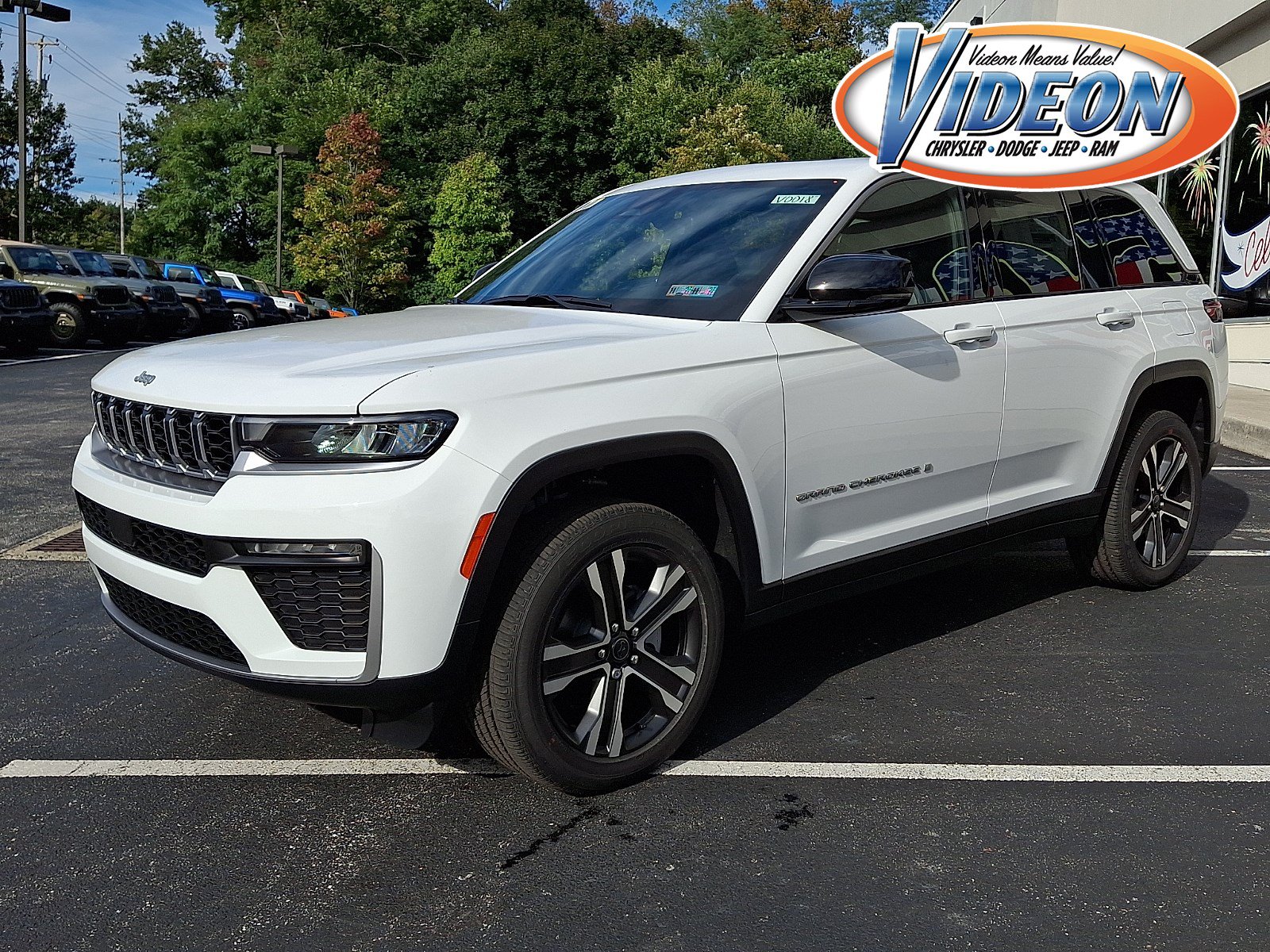 New 2027 Jeep Grand Cherokee Limited AWD/4WD image 1