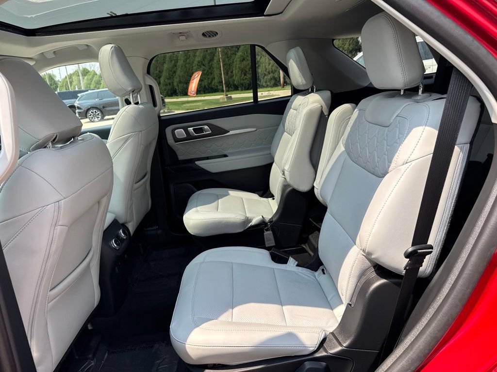 Certified 2026 Ford Explorer Platinum w/ LUX Leather Package AWD/4WD image 23