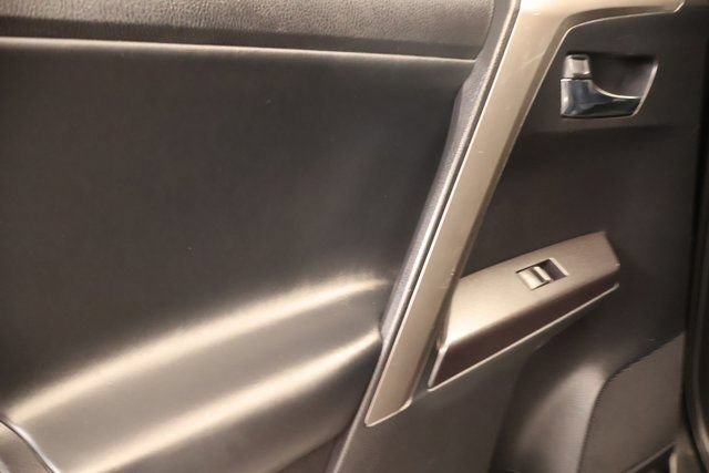 Used 2018 Toyota RAV4 XLE AWD/4WD image 27