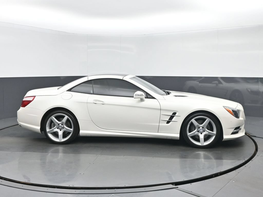 Used 2016 Mercedes-Benz SL 550 image 2