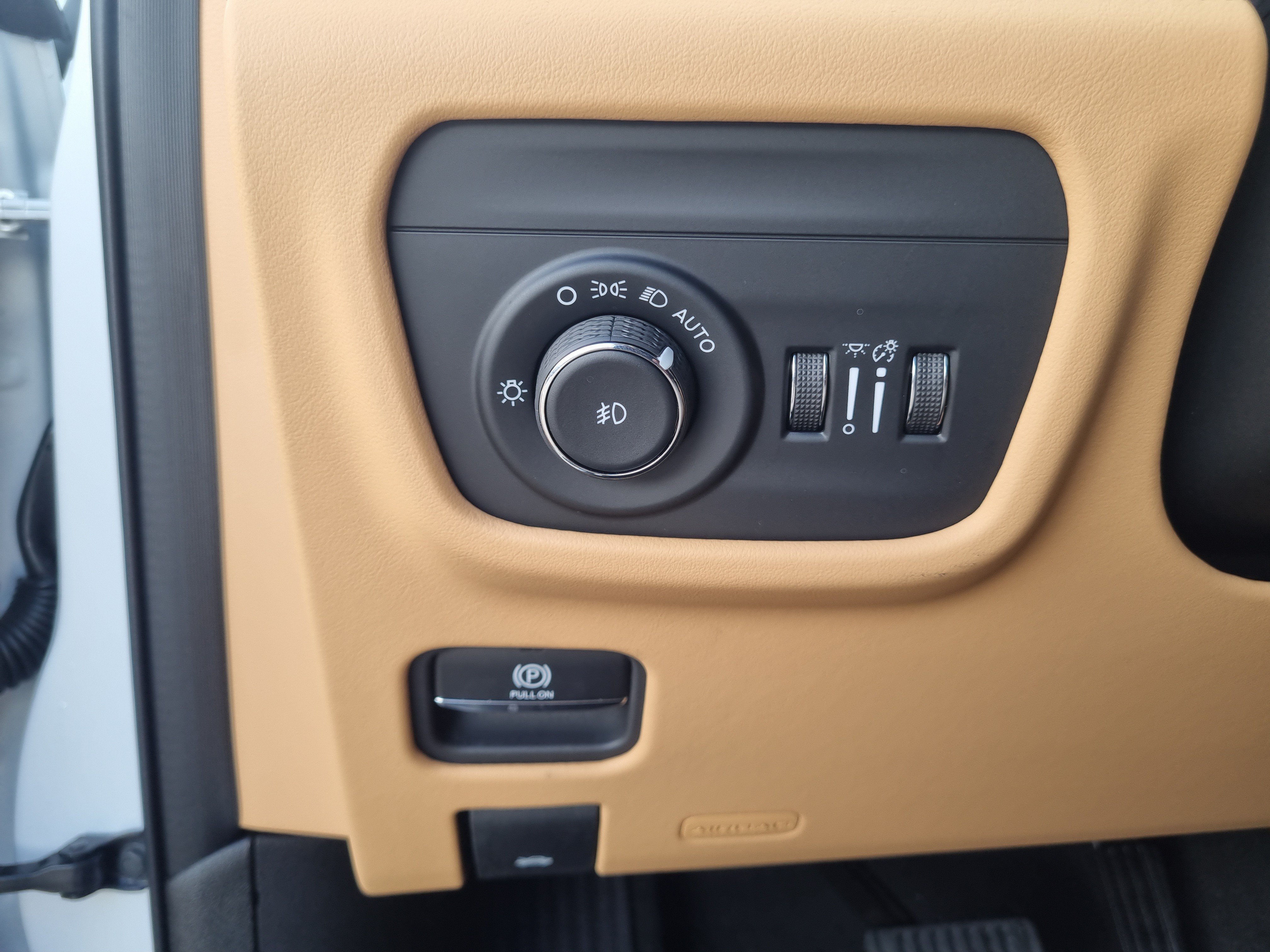 Used 2026 Jeep Grand Cherokee Summit w/ Obsidian Package AWD/4WD image 23