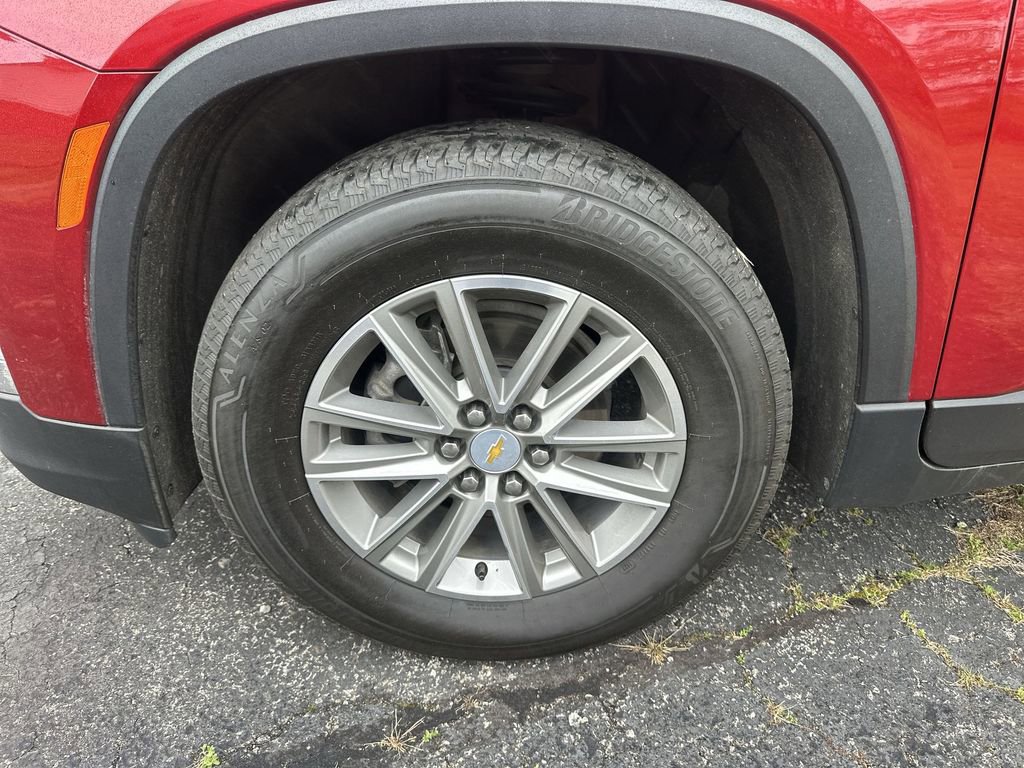 Used 2023 Chevrolet Traverse LT image 10