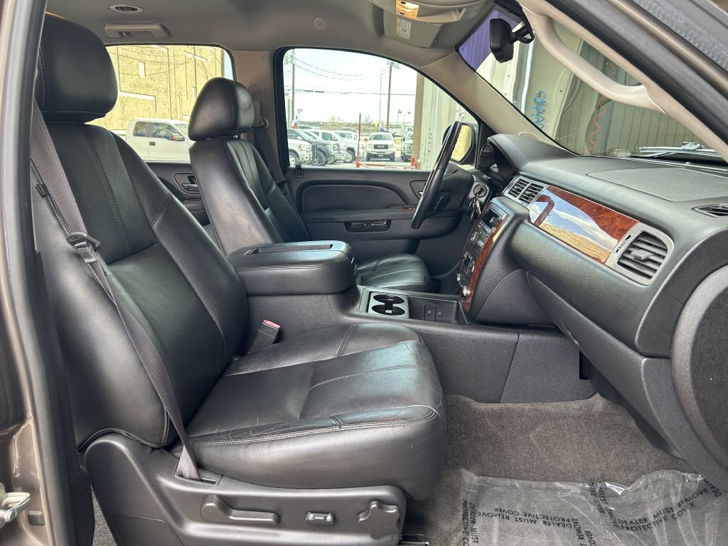 Used 2013 Chevrolet Tahoe LT w/ Texas Edition RWD image 16