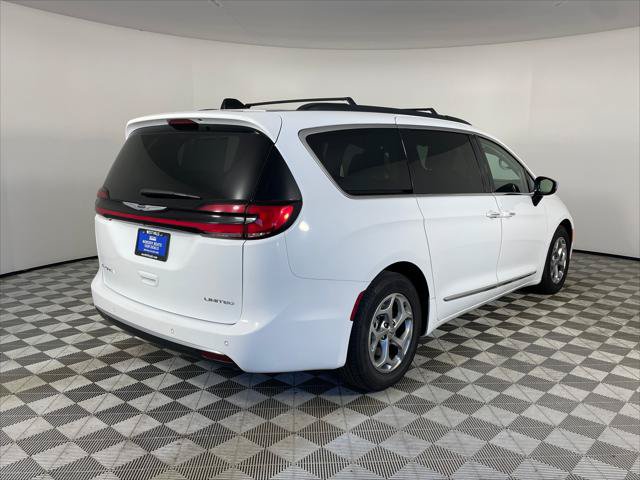 Certified 2023 Chrysler Pacifica Limited FWD image 22