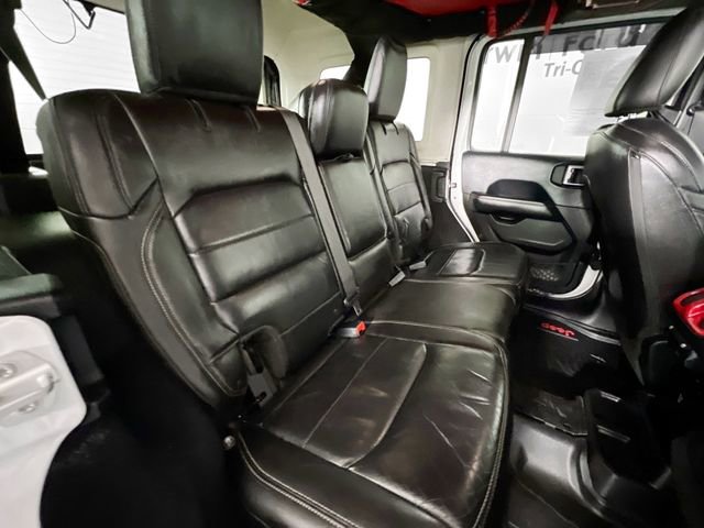 Used 2018 Jeep Wrangler Unlimited Sahara w/ Uconnect 4C Nav & Sound Group AWD/4WD image 18