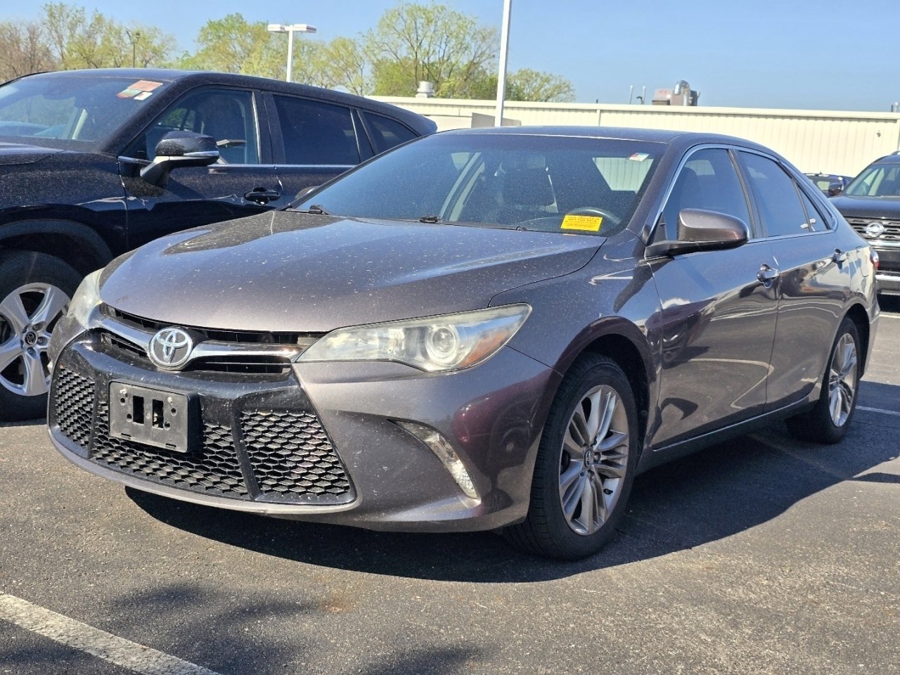Used 2016 Toyota Camry SE image 3