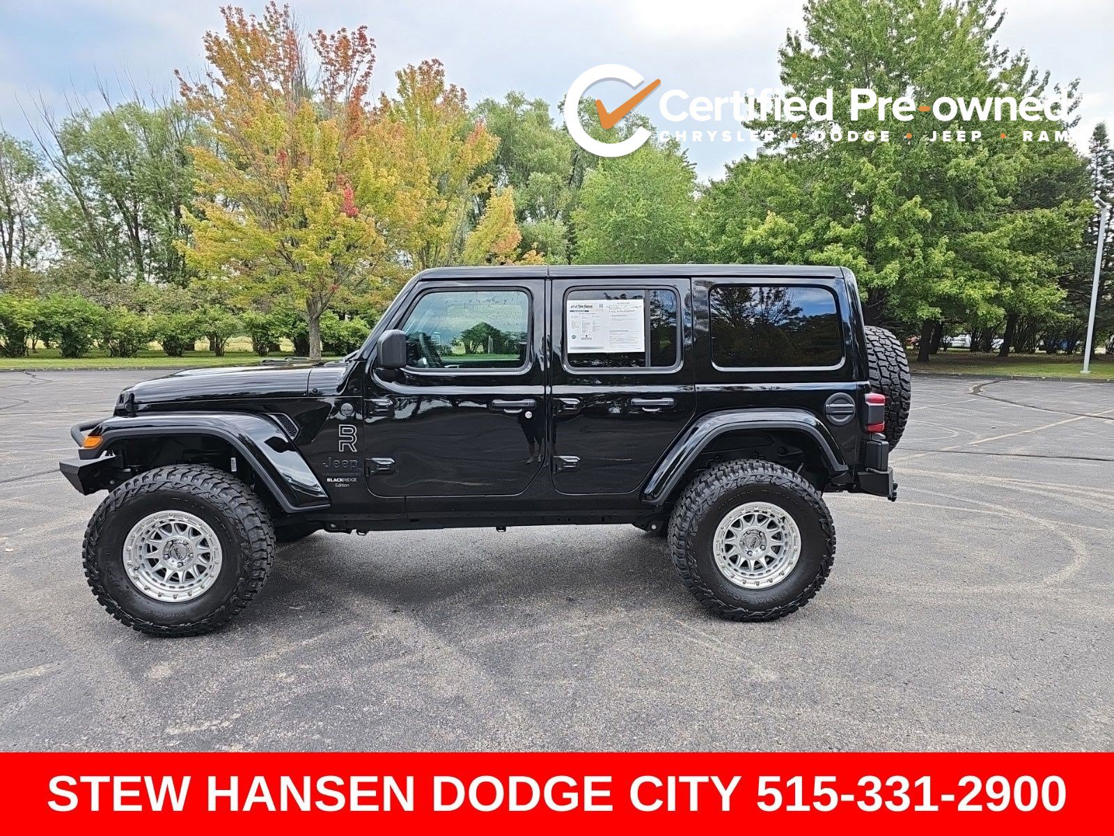 Used 2025 Jeep Wrangler Unlimited Sahara AWD/4WD image 1