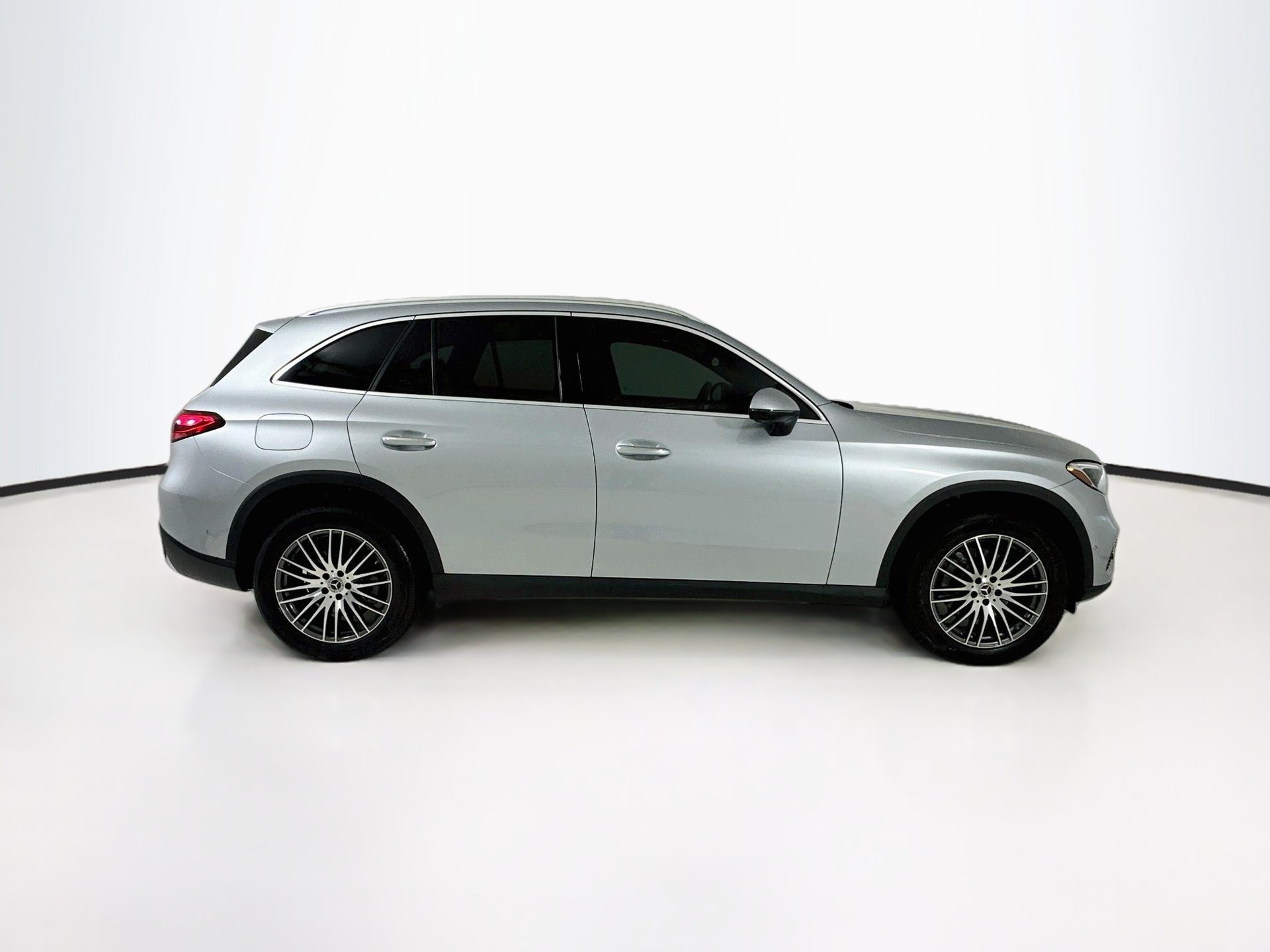 Used 2026 Mercedes-Benz GLC 300 image 9