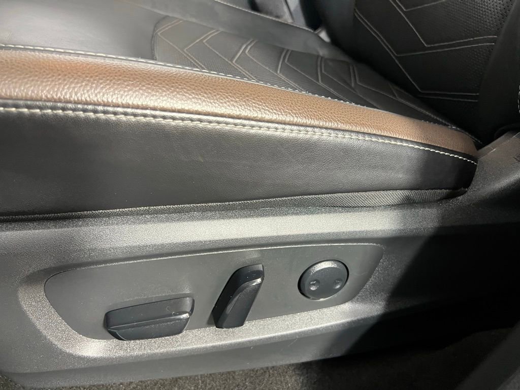 Used 2024 Nissan Pathfinder Platinum image 25