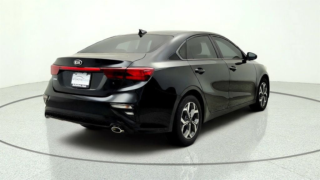 Used 2019 Kia Forte LXS FWD image 5