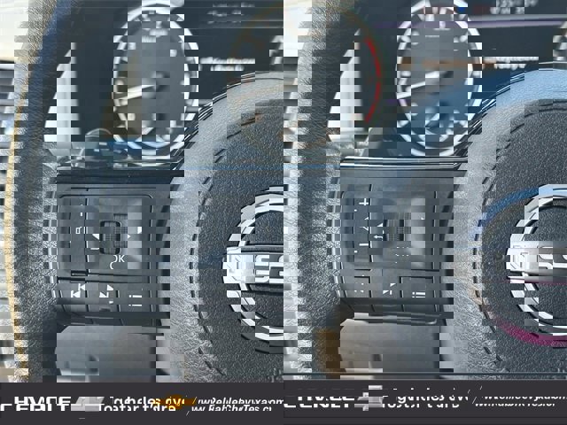 Used 2023 Nissan Rogue SV image 13