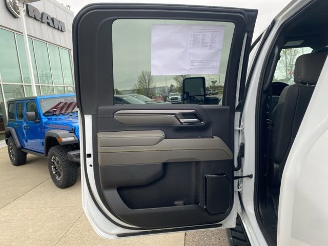 Used 2025 Chevrolet Silverado 2500 ZR2 w/ LPO, Dark Essentials Package AWD/4WD image 21
