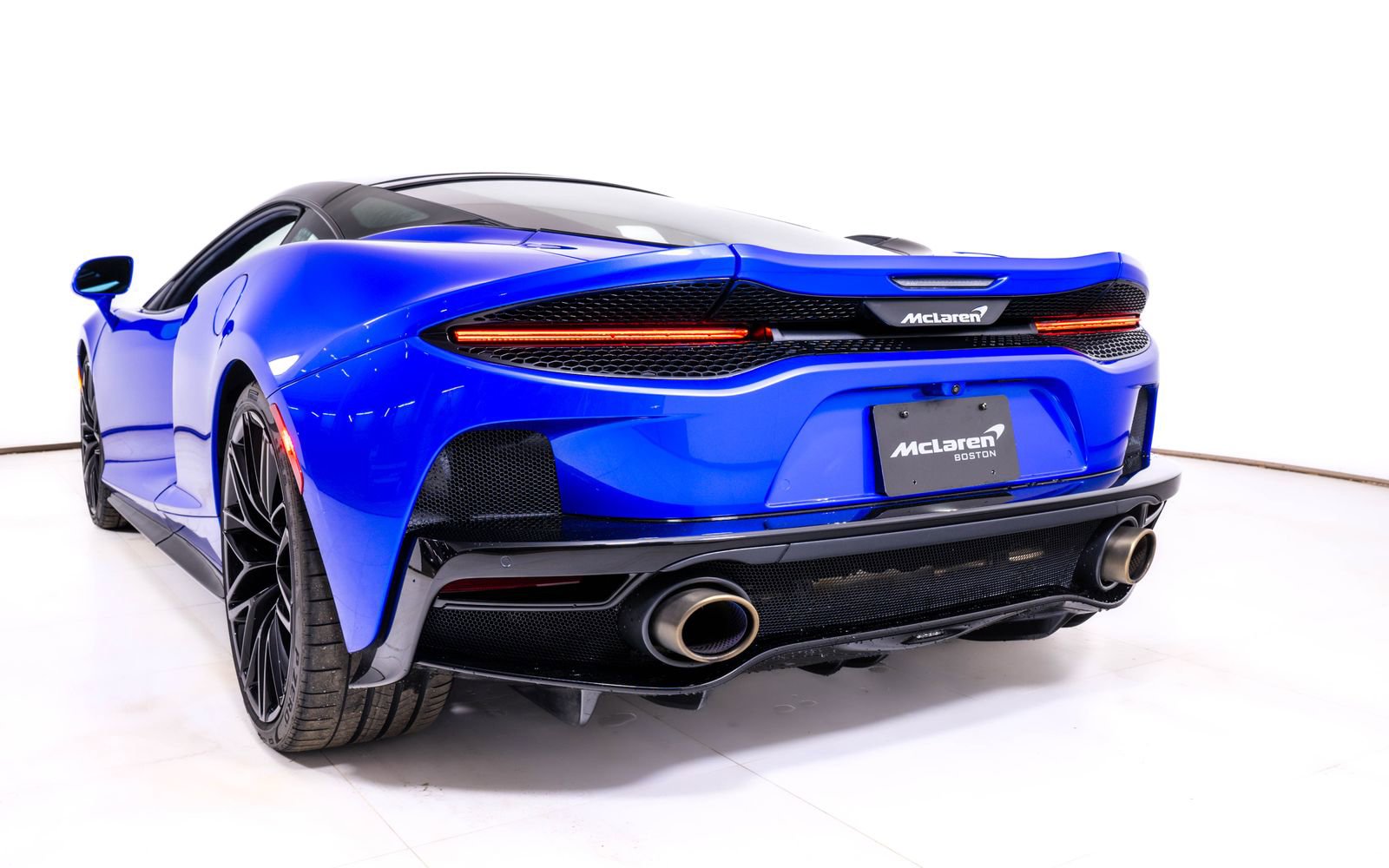 Used 2023 McLaren GT image 11