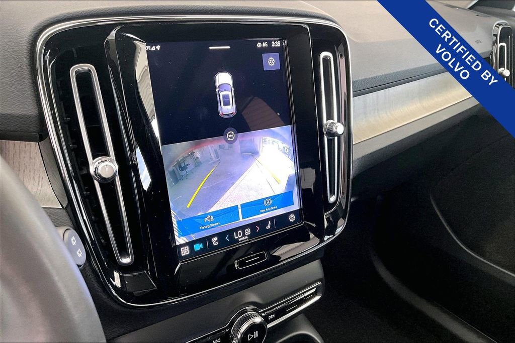 Certified 2023 Volvo XC40 B5 Ultimate w/ Protection Package Premier image 31