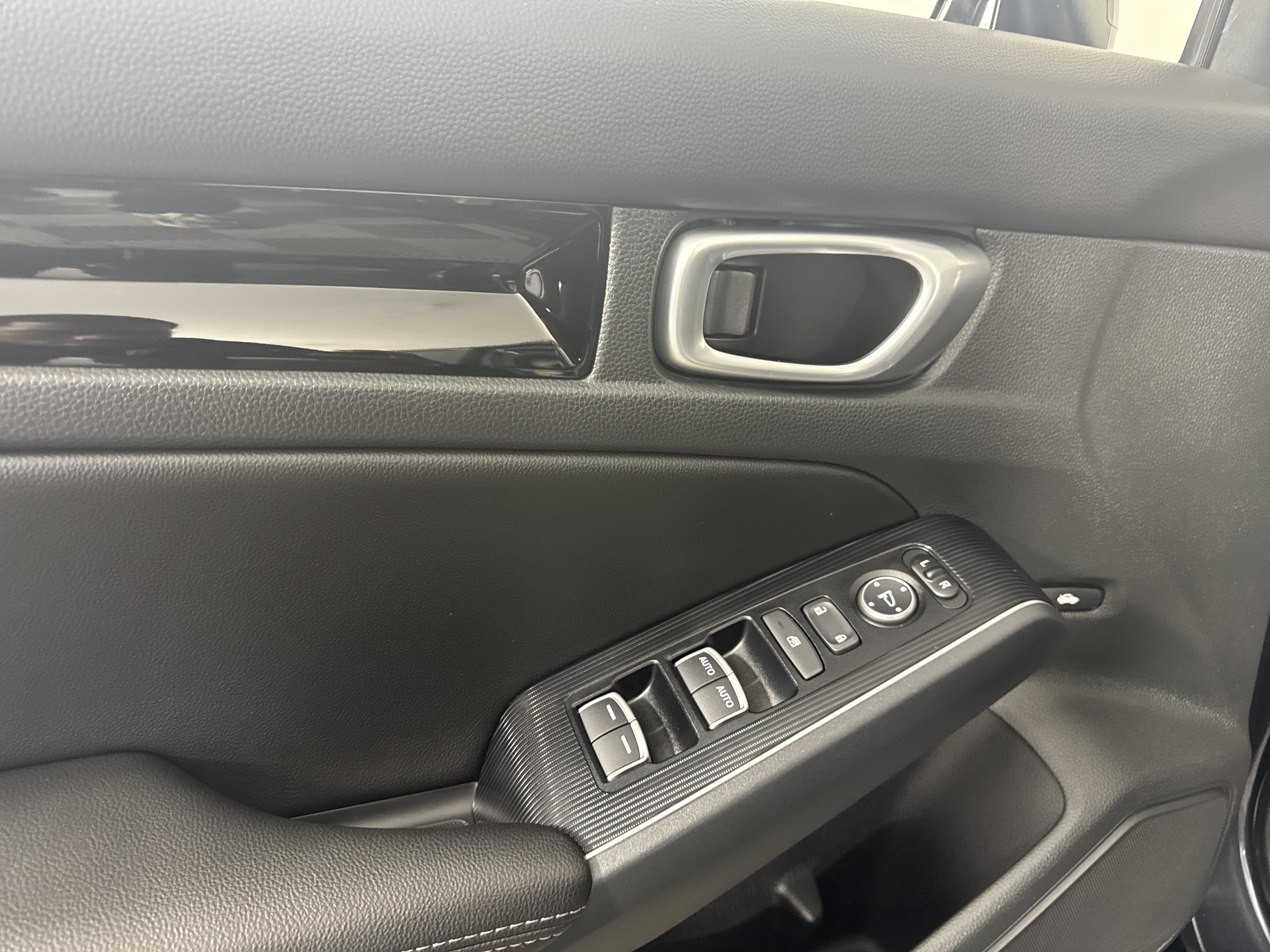 Certified 2023 Honda Civic Touring image 14