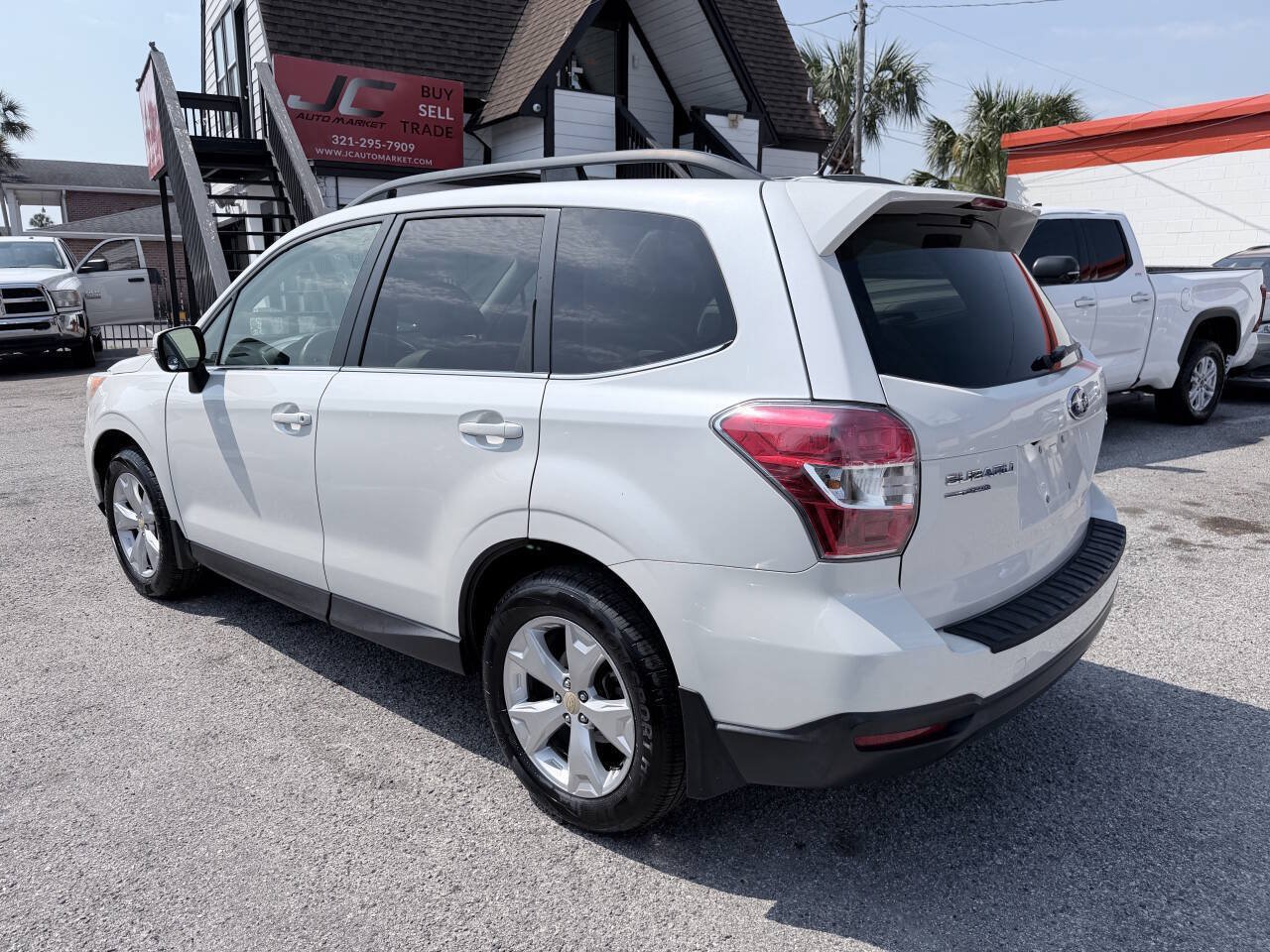 Used 2014 Subaru Forester 2.5i Touring w/ Popular Package #2 AWD/4WD image 3