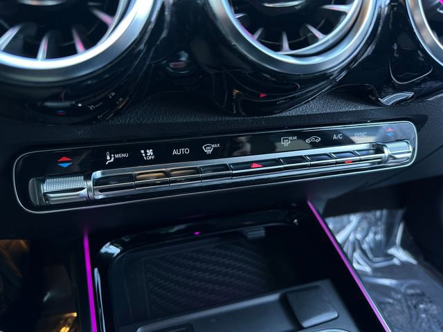 Used 2024 Mercedes-Benz GLB 250 image 35