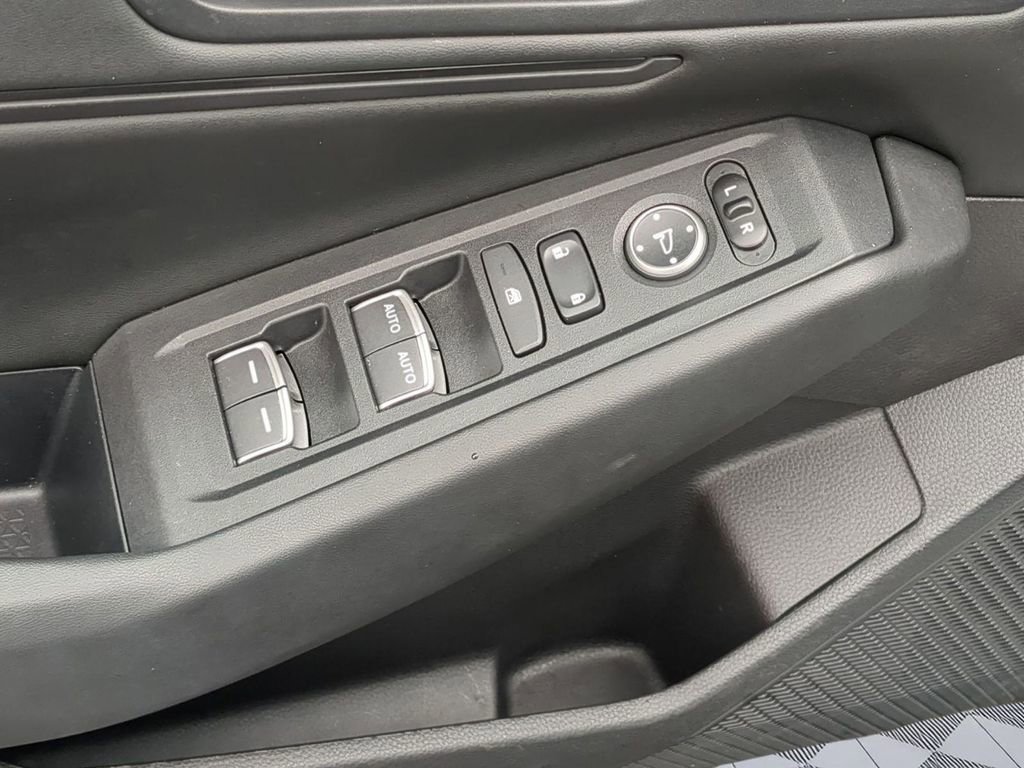 Used 2025 Honda Accord SE image 11