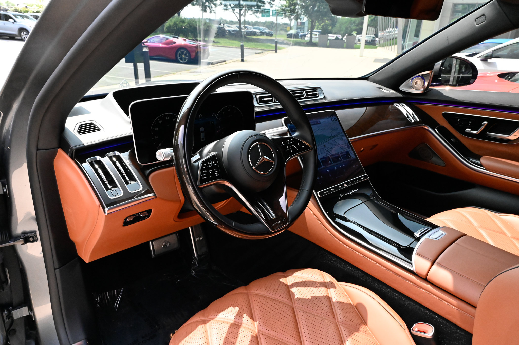 Used 2023 Mercedes-Benz Maybach S 680 4MATIC w/ Manufaktur Leather Package image 16