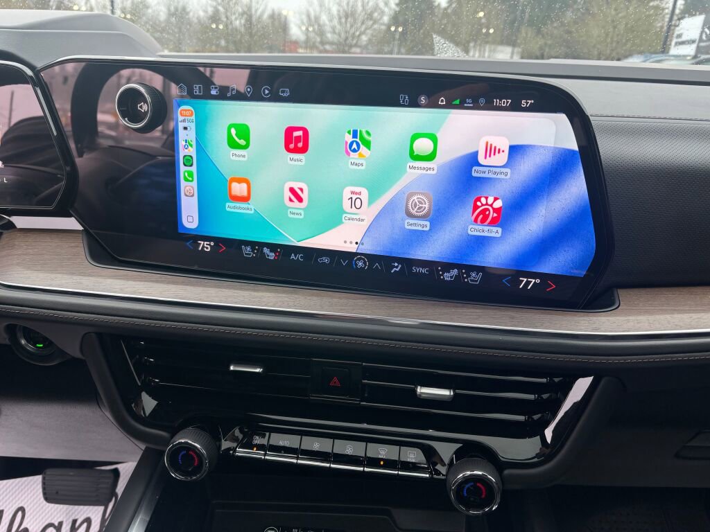 Used 2025 Chevrolet Suburban High Country image 20