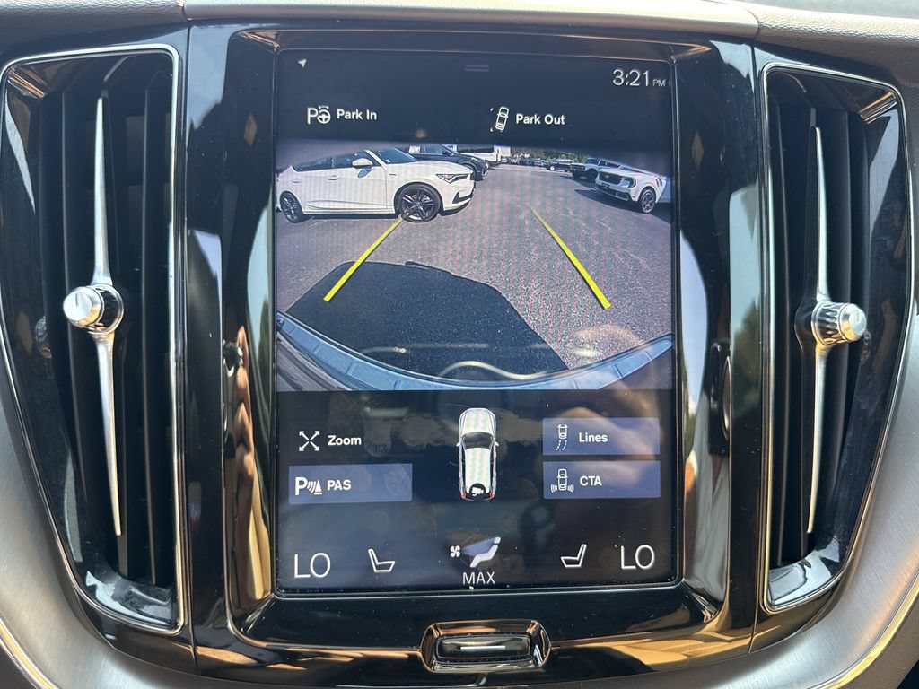 Used 2019 Volvo XC60 T6 Momentum w/ Multimedia Package AWD/4WD image 19