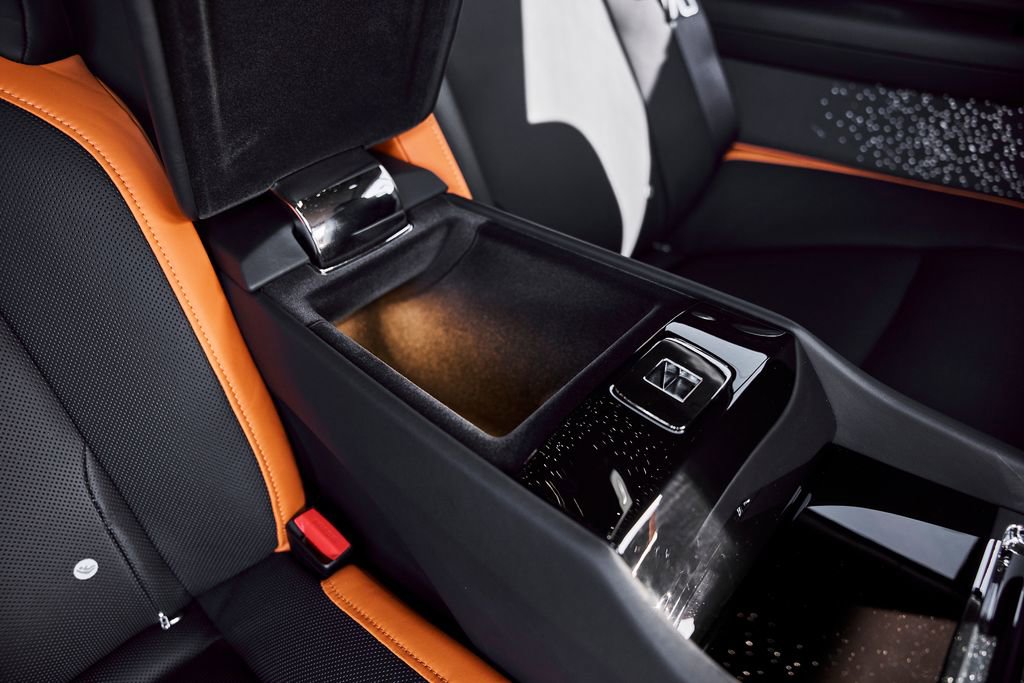 Used 2025 Rolls-Royce Spectre w/ Spectre Launch Package image 40