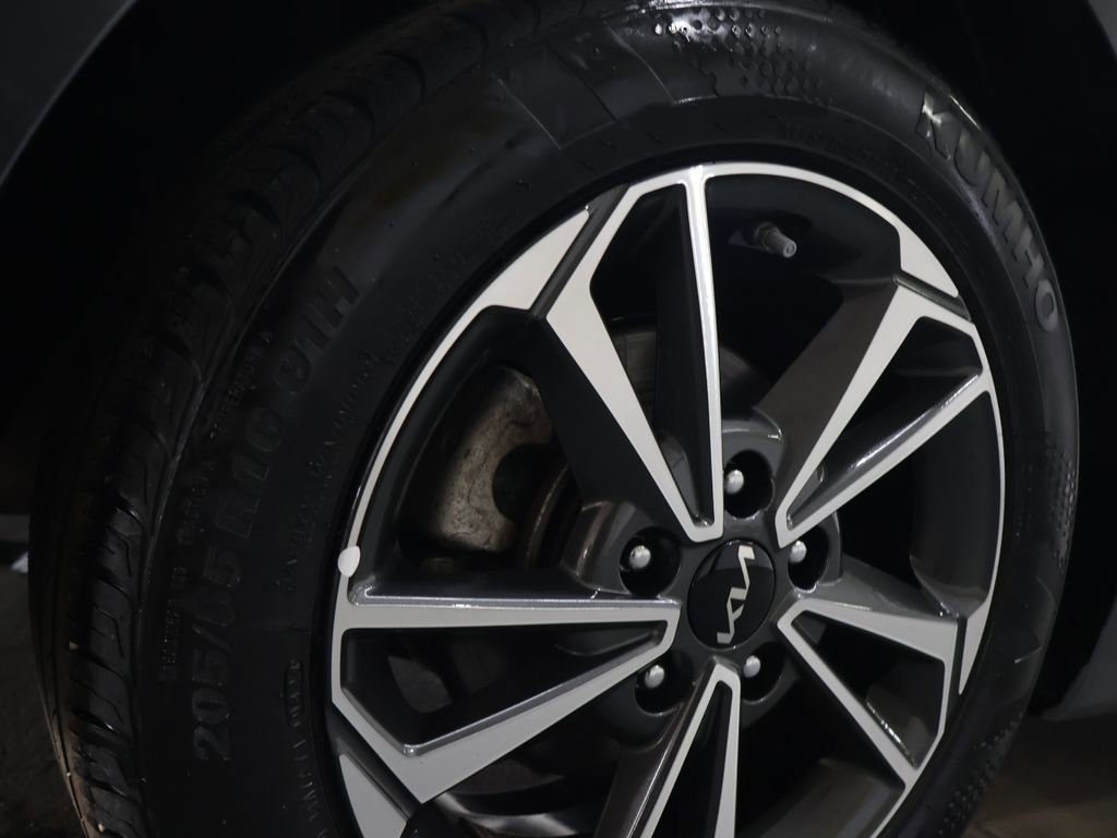 Used 2024 Kia Forte LXS image 29