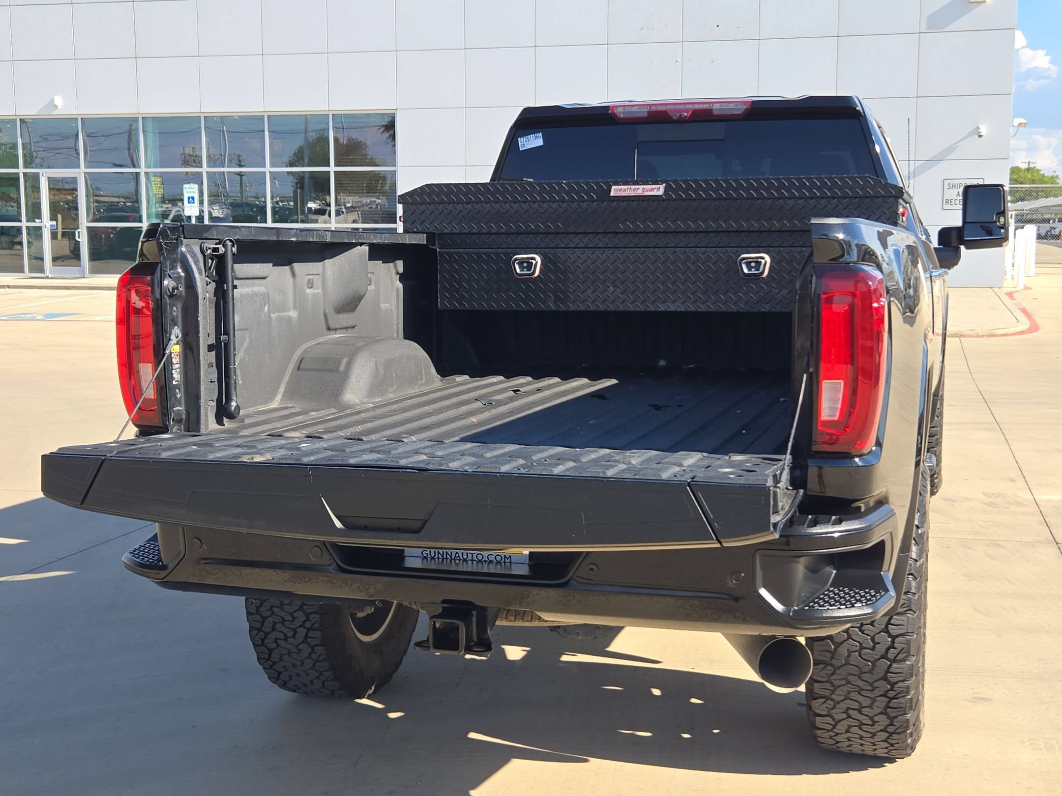 Used 2023 GMC Sierra 3500 Denali w/ Denali Ultimate Package AWD/4WD image 22