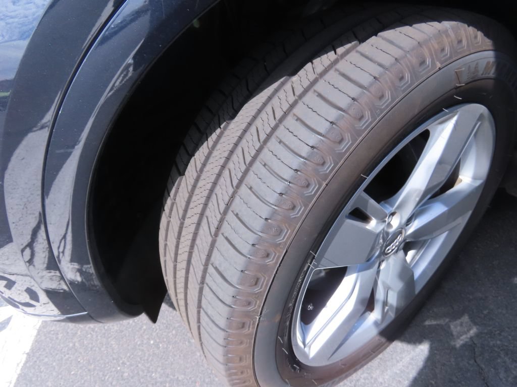 Used 2019 Audi Q5 2.0T Premium w/ Convenience Package AWD/4WD image 14