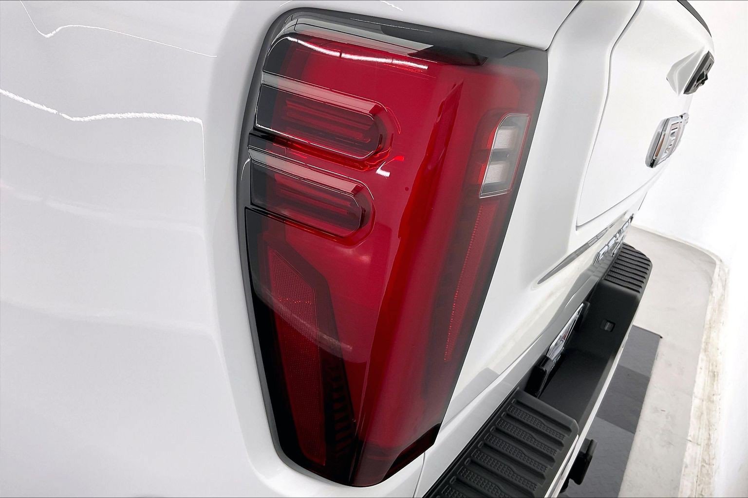 New 2026 GMC Sierra 2500 Denali w/ Denali Reserve Package AWD/4WD image 16