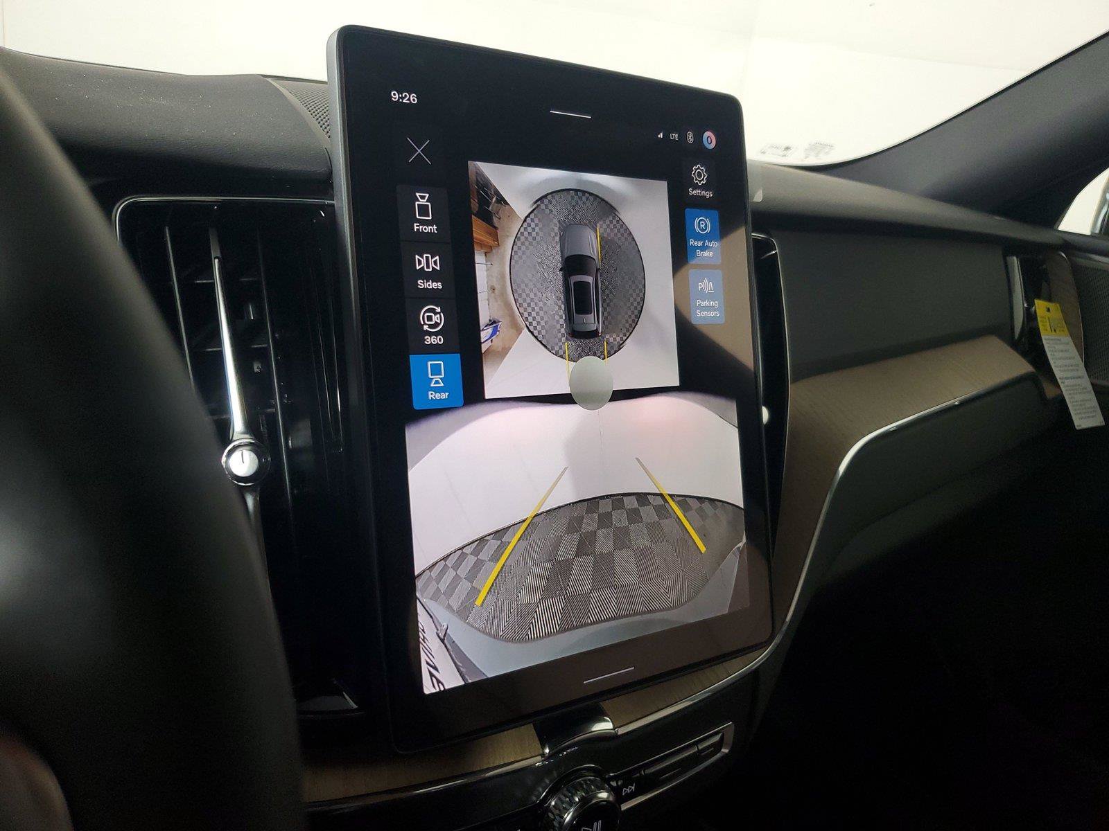 New 2027 Volvo XC60 B5 Plus AWD/4WD image 29