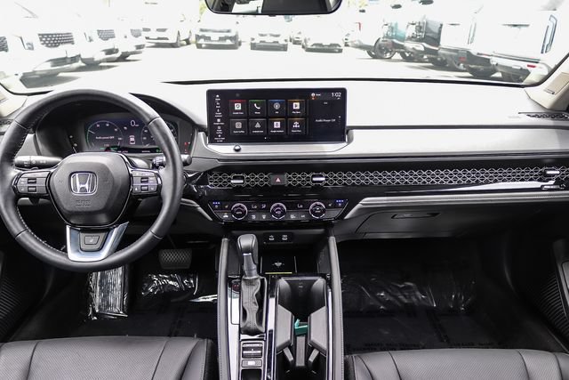 Used 2025 Honda Accord Touring image 14