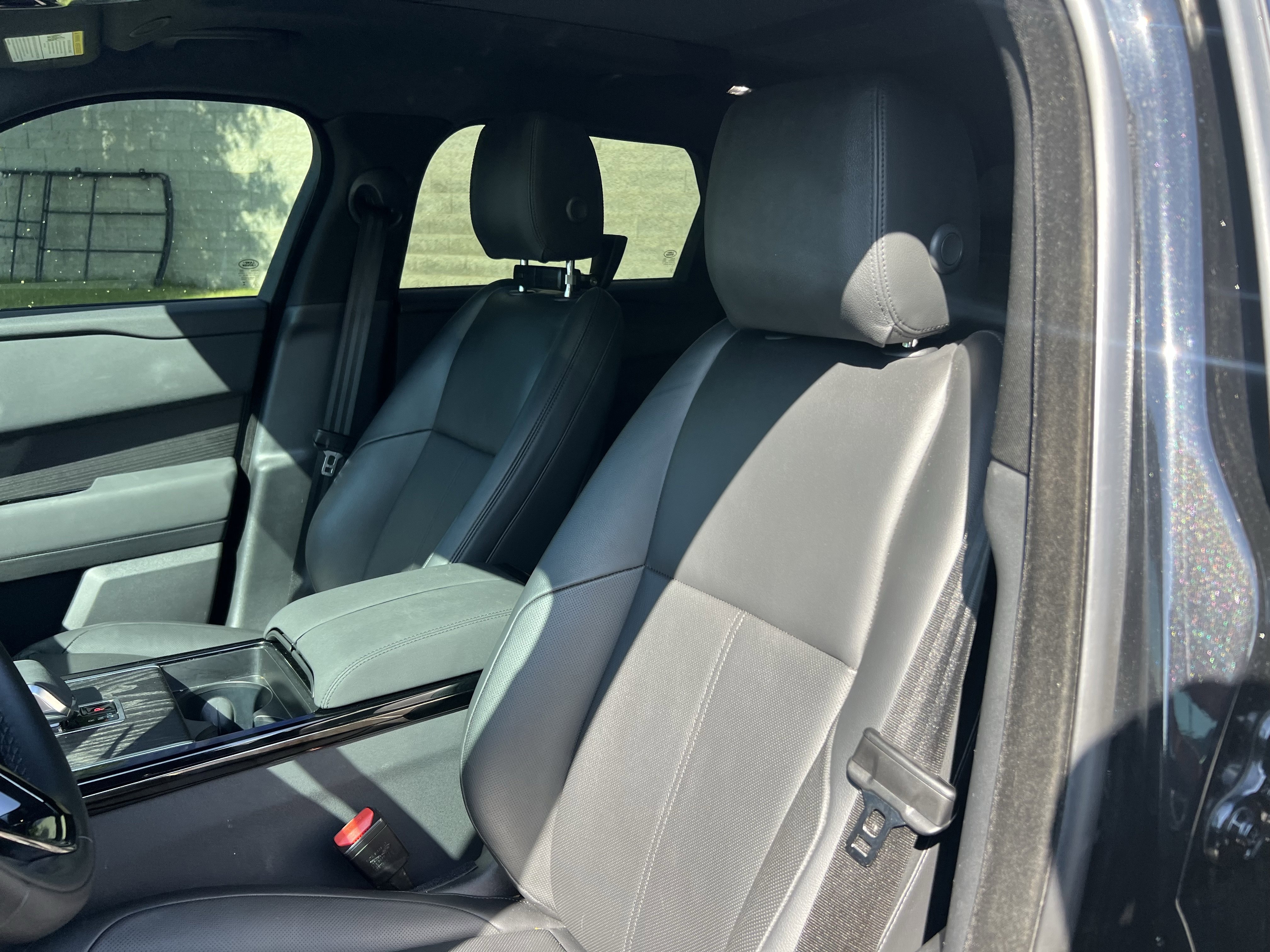 Used 2025 Land Rover Range Rover Velar Dynamic SE AWD/4WD image 15