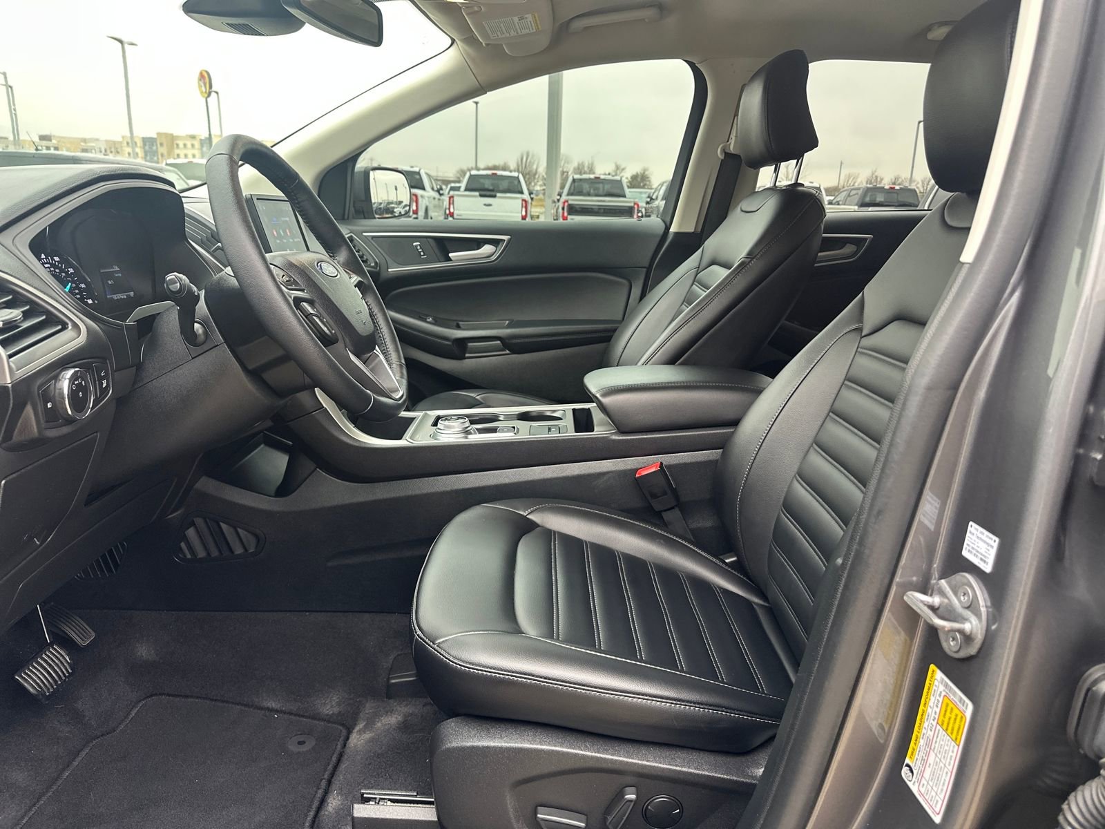 Used 2024 Ford Edge SEL w/ Convenience Package image 9