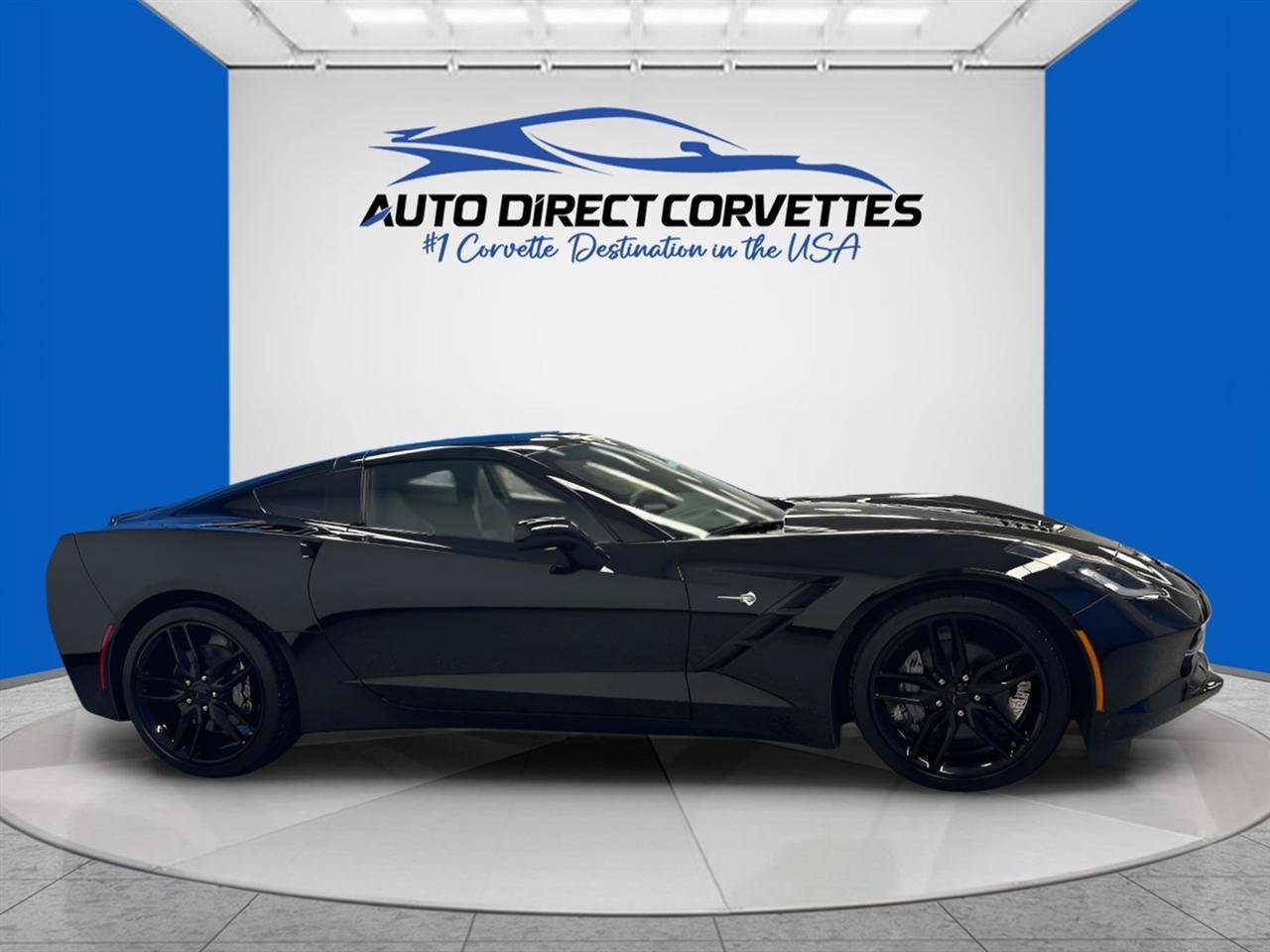 Used 2019 Chevrolet Corvette Stingray Coupe w/ 1LT RWD image 6