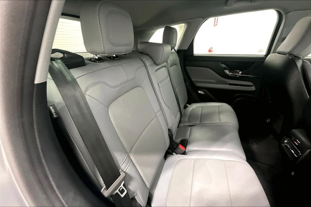 Used 2022 Lincoln Corsair Reserve w/ Elements Package FWD image 28