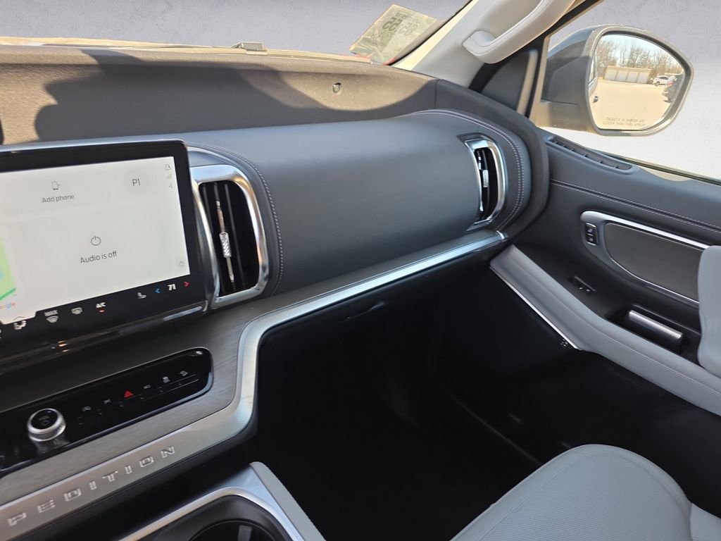 Used 2025 Ford Expedition Platinum image 10