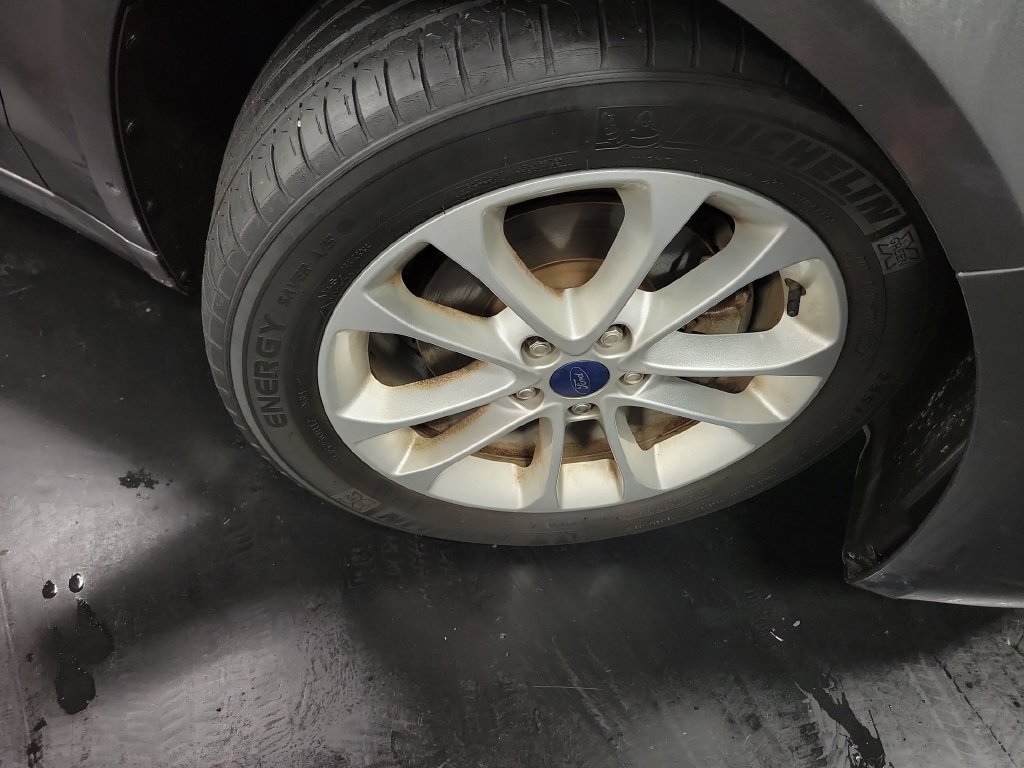 Used 2019 Ford Fusion SE FWD image 11